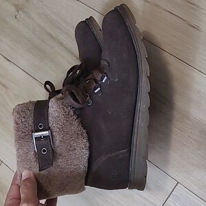 Uggs Brown Suede Ankle Boots with Fur Lining Size 9